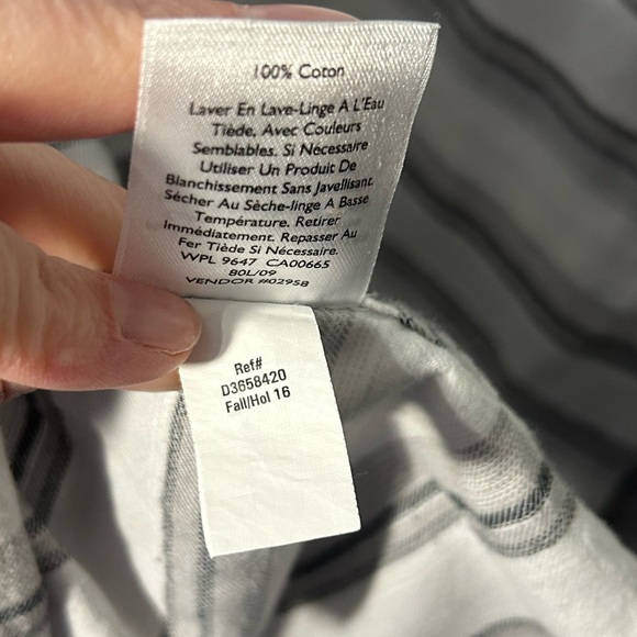 Eddie Bauer Women’s size Medium Classic Fit 100% Cotton Button Up. Black Stripes - Picture 7 of 8